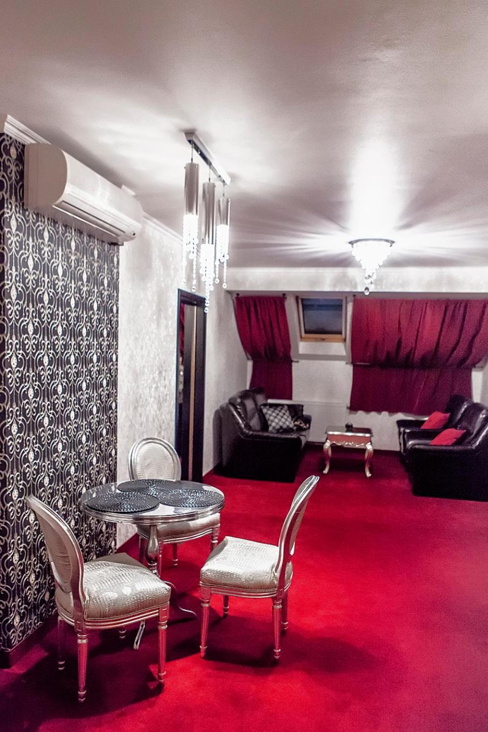 Hotel Lord Debica ภายนอก รูปภาพ