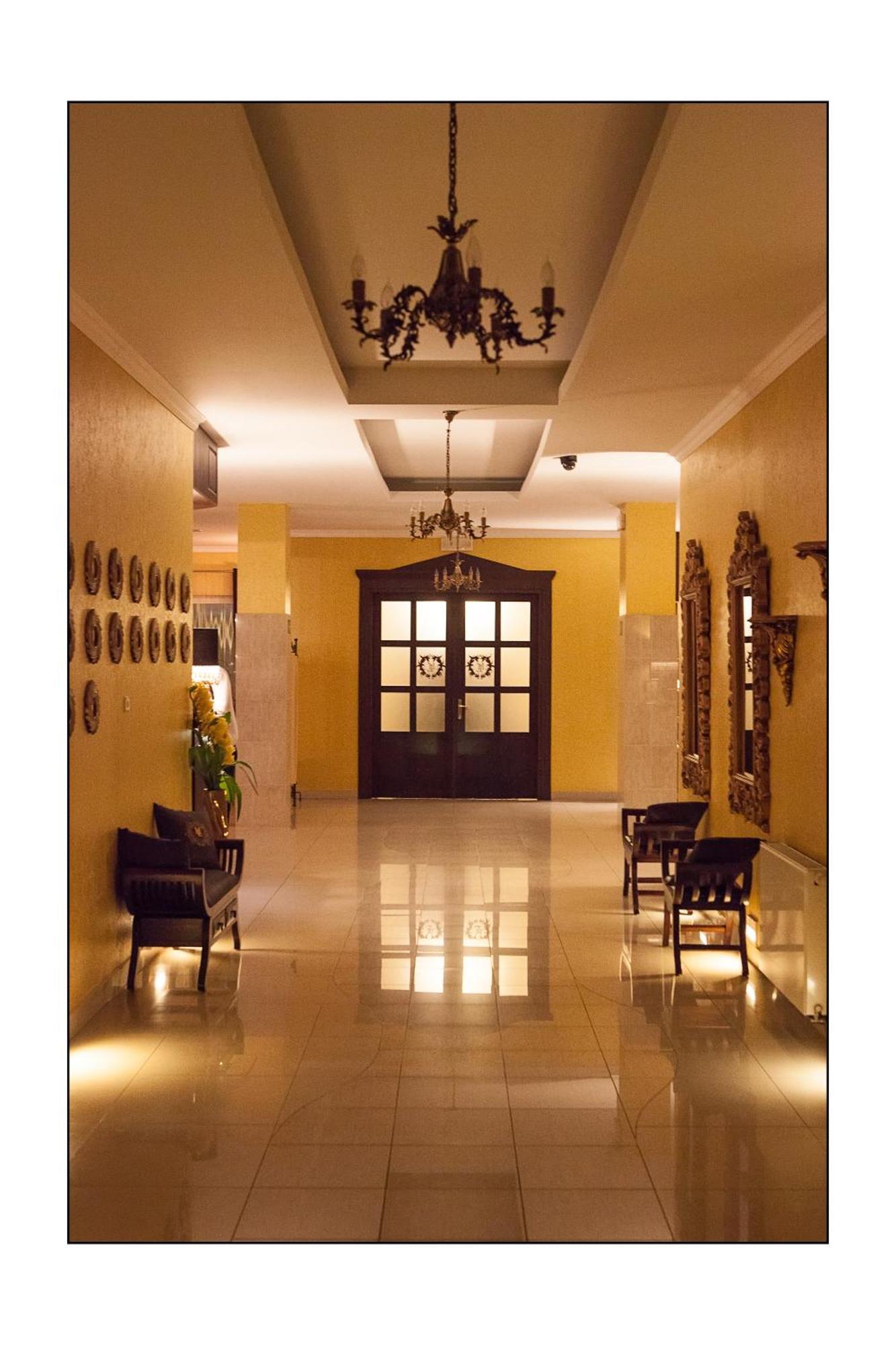 Hotel Lord Debica ภายนอก รูปภาพ